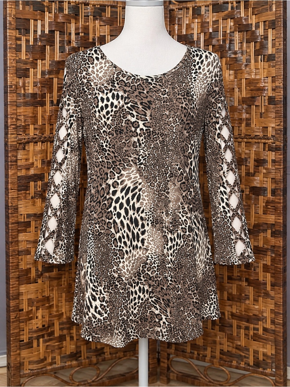 Ethyl Clothing Animal Print Lattice Sleeve Tunic Top Size M